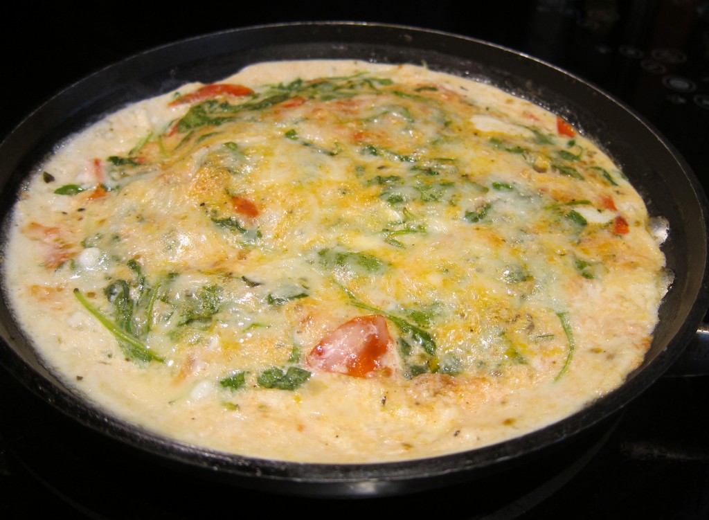 Egg_White_Frittata_with_Tomatoes_and_Arugula