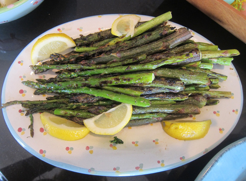 Grilled_Green_and_Purple_Asparagus