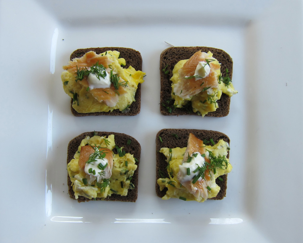 Pumpernickel_Toasts_with_Eggs_and_Smoked_Trout