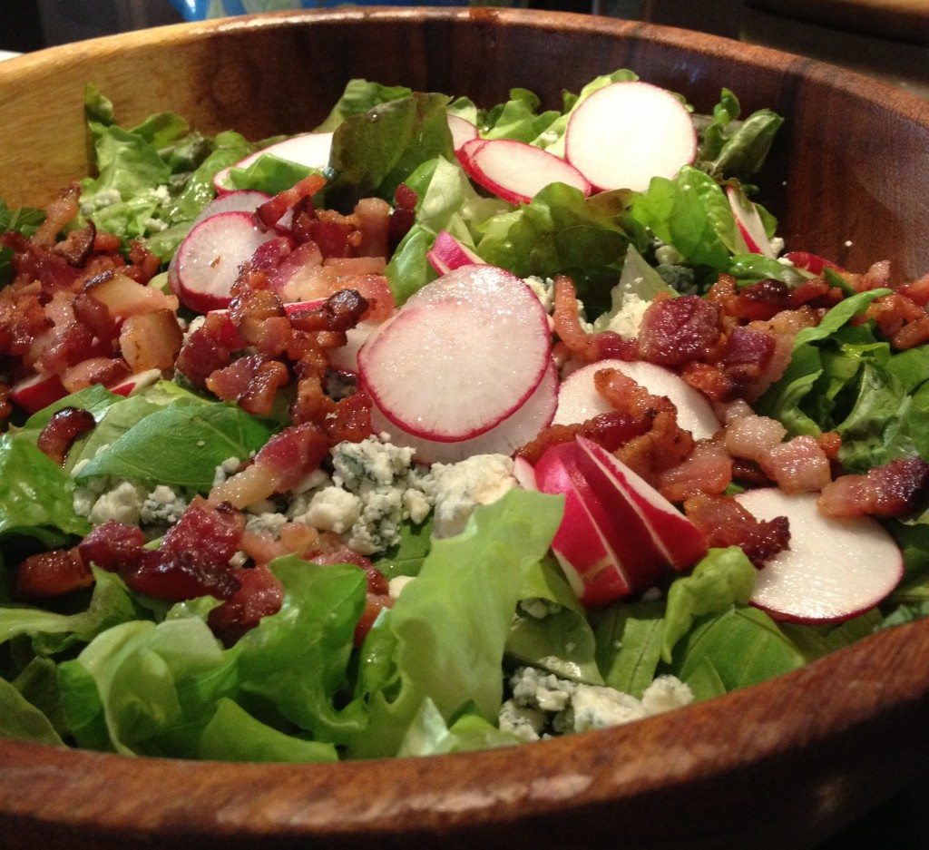romaine_and_bibb_lettuce_salad_with_blue_cheese_and_bacon