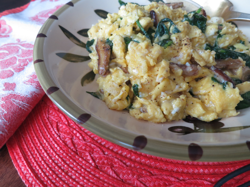 Easy_Scrambled_Eggs_with_Shitake_Mushrooms